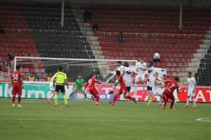 Gen&ccedil;ler Gaziantep'te g&uuml;ld&uuml;:0-3