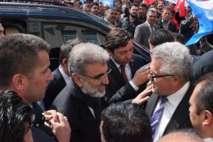 Bakan Yıldız: "Hem direkleri bombalayacaksın..."
