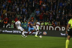 Beşiktaş 'Fırtına'dan sağ &ccedil;ıktı!