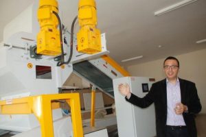 &Uuml;niversitenin geliştirdiği yeni tarım makinesi