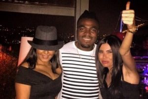 Emenike şampiyonluk kutlamalarına başladı!