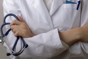 Acil servisin 'havuz n&ouml;betine' giren &ouml;ğretim &uuml;yeleri isyanda