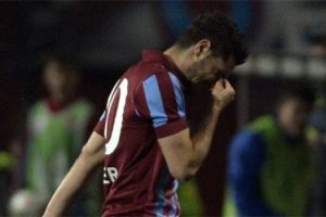 &Ouml;zer Hurmacı'ya sosyal medyadan destek yağıyor!