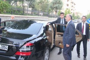 M&uuml;ezzinoğlu Bursa'da hastane ziyaret etti