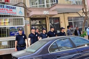 Manisa'da derneklerde yapılan aramada ikinci dalga