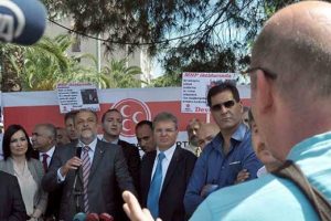 Oktay Vural'ın basın toplantısında gergin anlar