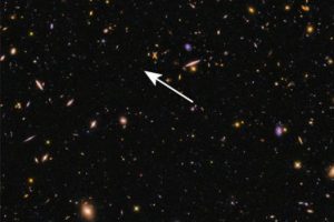 Astronomlar 9.3 trilyon kilometre uzaklıkta bir galaksi keşfetti!