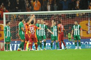 Bursaspor'da takım savunması evlere şenlik!