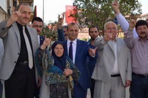 Milletvekili Adayı Top&ccedil;u Bursa'da se&ccedil;im ziyaretlerinde bulundu