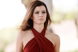 Beren Saat'ten &ccedil;ok sert tepki! 'Hayvanın biri...'