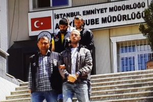 L&uuml;ks otomobilin &ccedil;alınış şekli polisi bile şaşırttı