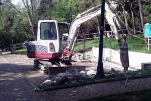 Abbasağa Parkı'nda iş makinesi hareketliliği