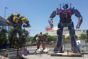 Ankara'da kavşaktan sonra AVM &ouml;n&uuml;ne de robotlar dikildi