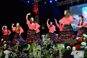 Hıdırellez coşkusu Nil&uuml;fer'i sardı