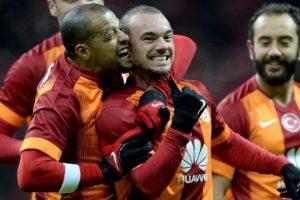 Melo ve Sneijder Galatasaray'da kalacak mı?
