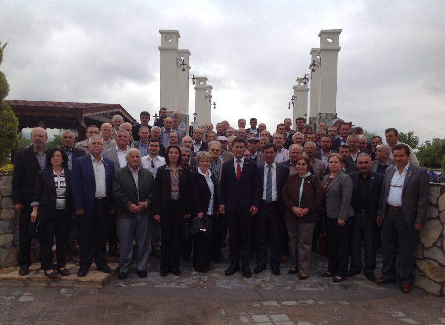 CHP Bursa Milletvekili adayı Orhan Sarıbal Karacabey'de muhtarlarla buluştu