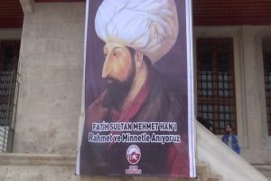 Fatih Sultan Mehmet kabri başında anıldı