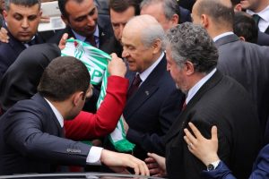 Bah&ccedil;eli-Bursaspor atkısı polemiği