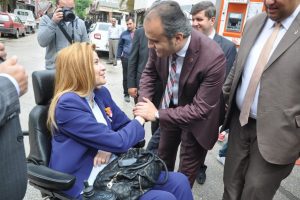 Engelli milletvekili adayı &ccedil;alışmalara başladı