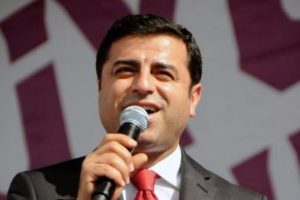 Demirtaş mitingde Diyanet'i yuhalattı