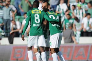 Bursasporlu futbolculardan galibiyet a&ccedil;ıklaması!