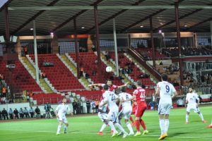 Başakşehir Balıkesir'i 90'da yıktı!