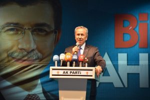 Arın&ccedil; Bursa'dan seslendi: "Herkesi sandığa g&ouml;t&uuml;rmeliyiz"
