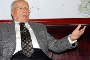 Kenan Evren hayatını kaybetti