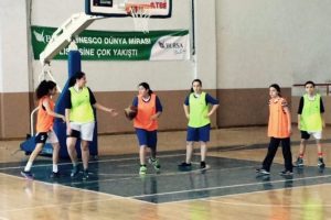 Bursa Orhangazi'de streetball turnuvası başladı
