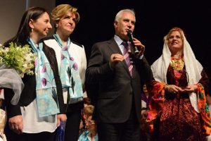 Nil&uuml;fer kadın korosu 'anneler g&uuml;n&uuml;'n&uuml; kutladı