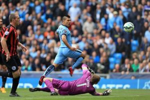 Manchester City  Queens Park Rangers'a acımadı!