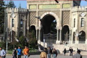 Daha &ccedil;ok &ouml;ğrenciye daha fazla burs geliyor