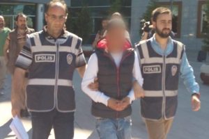 Bursa'da su&ccedil; makinası dolandırıcı yakayı ele verdi!