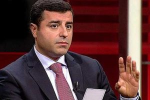 Demirtaş'ın evine baskın yapıldı