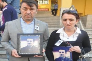Katili bı&ccedil;aktaki kanı g&ouml;r&uuml;nce boğazını kestiğini anlamış