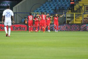 Kardemir Karab&uuml;kspor'un umutları t&uuml;keniyor:2-2