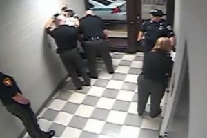 Amerikan polisi bu kez otistik bir şahsı &ouml;ld&uuml;rd&uuml;