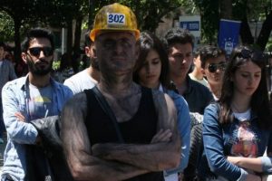 Bursa'da Soma'da hayatını kaybedenler i&ccedil;in 'durdu'