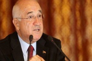 Cemil &Ccedil;i&ccedil;ek'ten 'kaset' iddialarına sert tepki