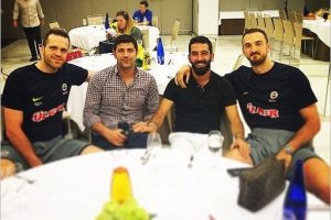 Arda Turan'dan Fenerbah&ccedil;e &Uuml;lker'e ziyaret
