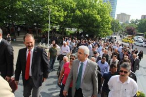 Bursa'da polis ile &ouml;ğretmenler arasında arbede davası!
