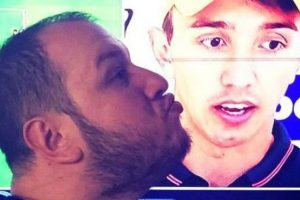 Şahan G&ouml;kbakar'ın fotoğrafı kriz yarattı...