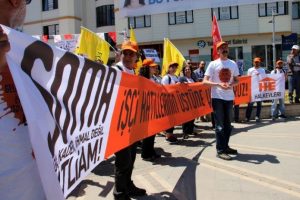 İstanbul'dan Soma'ya y&uuml;r&uuml;yorlar