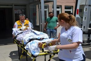'Yılanı yakayım' derken kendini yaktı