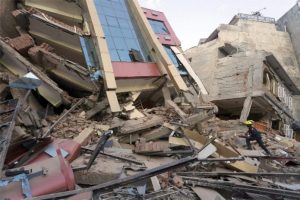 Nepal'deki ikinci depremin bilan&ccedil;osu ağırlaşıyor