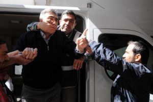 G&ouml;zaltına alınan 5 polis adliyede
