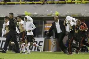 Olaylı Boca - River ma&ccedil;ının yankıları s&uuml;r&uuml;yor!