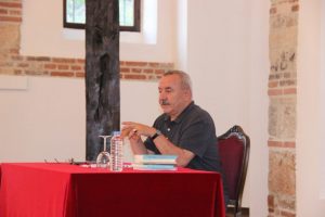 Şair Ş&uuml;kr&uuml; Erbaş Nil&uuml;fer'de şiir tutkunları ile buluştu