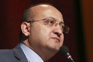 Akdoğan'dan Sağlar'a: Densiz, terbiyesiz