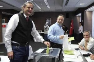 ABD'deki T&uuml;rk se&ccedil;menler sandığa gitti